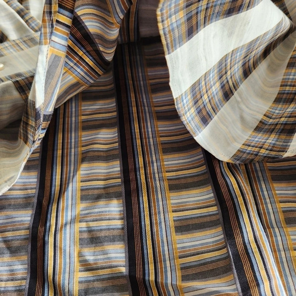 Patrick James RESERVE size Medium long sleeve button-up - Picture 9 of 13